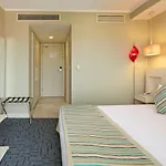 Sisus מלון 4*